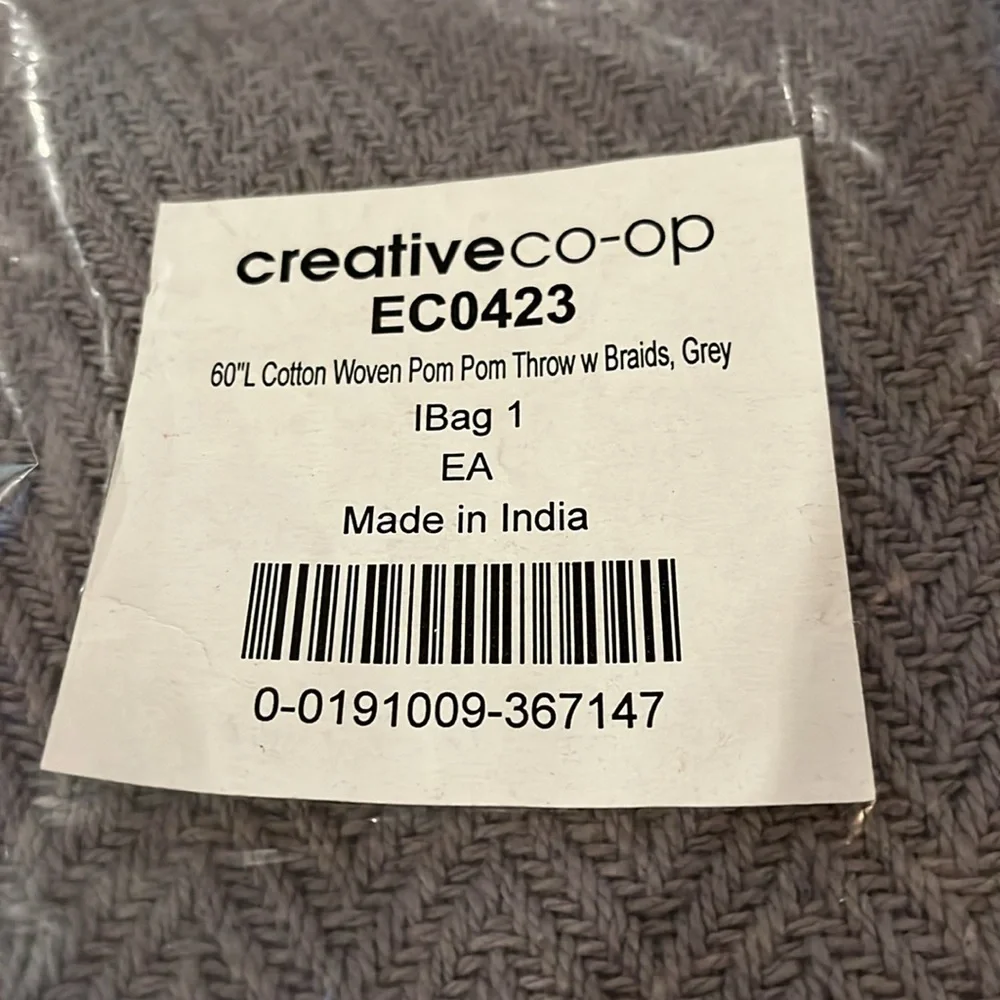 Creative Co-Op Grey Woven Cotton Pom Pom Throw/NWT